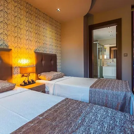 فيلة Sleeps 6 With Pool Air Con And Wifi