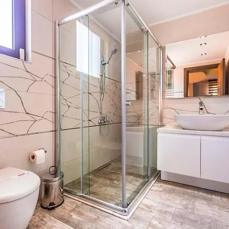 Sleeps 6 With Pool Air Con And Wifi Ovacık